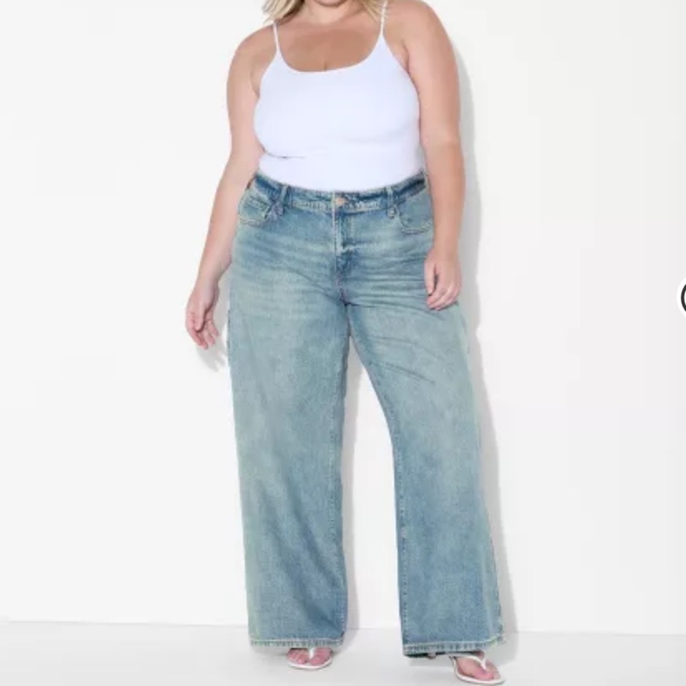 Wild Fable Medium Wash Low Rise Baggy Jeans